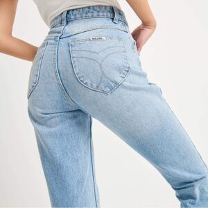 Rollas Dusters High Rise Relaxed Jeans US Size 25 29” inseam
Excellent condition